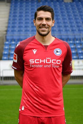 Bielefeld, Schueco Arena, 09.07.21, GER, Herren, 1.Bundesliga, Saison 2021-2022, DSC Arminia Bielefeld - Porträttermin 2021 Bild: Torwart Stefan Ortega (Bielefeld) Nur fuer journalistische Zwecke! Only for editorial use! Gemaess den Vorgaben der DFL Deutsche Fußball Liga ist es untersagt, in dem Stadion und oder vom Spiel angefertigte Fotoaufnahmen in Form von Sequenzbildern und oder videoaehnlichen Fotostrecken zu verwerten bzw. verwerten zu lassen. DFL regulations prohibit any use of photographs as image sequences and or quasi-video. Nordrhein-Westfalen Deutschland