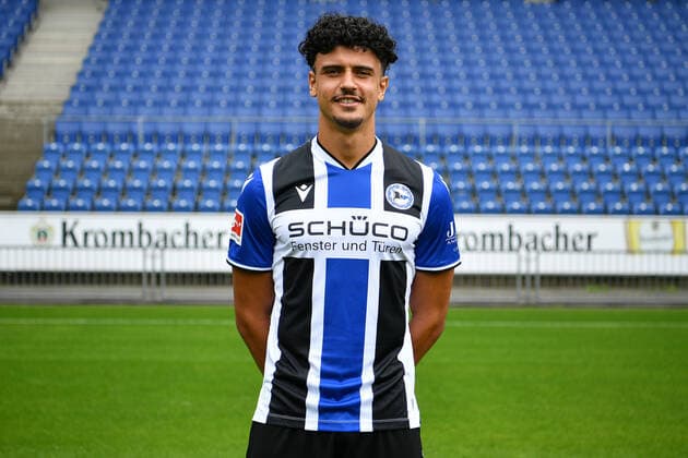 Bielefeld, Schueco Arena, 09.07.21, GER, Herren, 1.Bundesliga, Saison 2021-2022, DSC Arminia Bielefeld - Porträttermin 2021 Bild: Guilherme Ramos (Bielefeld) Nur fuer journalistische Zwecke! Only for editorial use! Gemaess den Vorgaben der DFL Deutsche Fußball Liga ist es untersagt, in dem Stadion und oder vom Spiel angefertigte Fotoaufnahmen in Form von Sequenzbildern und oder videoaehnlichen Fotostrecken zu verwerten bzw. verwerten zu lassen. DFL regulations prohibit any use of photographs as image sequences and or quasi-video. Nordrhein-Westfalen Deutschland