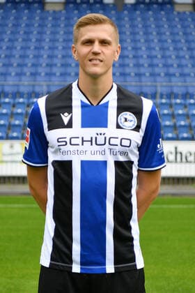 Bielefeld, Schueco Arena, 09.07.21, GER, Herren, 1.Bundesliga, Saison 2021-2022, DSC Arminia Bielefeld - Porträttermin 2021 Bild: Joakim Nilsson (Bielefeld) Nur fuer journalistische Zwecke! Only for editorial use! Gemaess den Vorgaben der DFL Deutsche Fußball Liga ist es untersagt, in dem Stadion und oder vom Spiel angefertigte Fotoaufnahmen in Form von Sequenzbildern und oder videoaehnlichen Fotostrecken zu verwerten bzw. verwerten zu lassen. DFL regulations prohibit any use of photographs as image sequences and or quasi-video. Nordrhein-Westfalen Deutschland