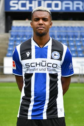 Bielefeld, Schueco Arena, 09.07.21, GER, Herren, 1.Bundesliga, Saison 2021-2022, DSC Arminia Bielefeld - Porträttermin 2021 Bild: Nathan de Medina (Bielefeld) Nur fuer journalistische Zwecke! Only for editorial use! Gemaess den Vorgaben der DFL Deutsche Fußball Liga ist es untersagt, in dem Stadion und oder vom Spiel angefertigte Fotoaufnahmen in Form von Sequenzbildern und oder videoaehnlichen Fotostrecken zu verwerten bzw. verwerten zu lassen. DFL regulations prohibit any use of photographs as image sequences and or quasi-video. Nordrhein-Westfalen Deutschland