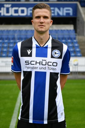 Bielefeld, Schueco Arena, 09.07.21, GER, Herren, 1.Bundesliga, Saison 2021-2022, DSC Arminia Bielefeld - Porträttermin 2021 Bild: Fabian Kunze (Bielefeld) Nur fuer journalistische Zwecke! Only for editorial use! Gemaess den Vorgaben der DFL Deutsche Fußball Liga ist es untersagt, in dem Stadion und oder vom Spiel angefertigte Fotoaufnahmen in Form von Sequenzbildern und oder videoaehnlichen Fotostrecken zu verwerten bzw. verwerten zu lassen. DFL regulations prohibit any use of photographs as image sequences and or quasi-video. Nordrhein-Westfalen Deutschland