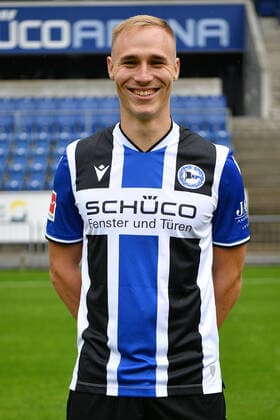 Bielefeld, Schueco Arena, 09.07.21, GER, Herren, 1.Bundesliga, Saison 2021-2022, DSC Arminia Bielefeld - Porträttermin 2021 Bild: Florian Krueger (Bielefeld) Nur fuer journalistische Zwecke! Only for editorial use! Gemaess den Vorgaben der DFL Deutsche Fußball Liga ist es untersagt, in dem Stadion und oder vom Spiel angefertigte Fotoaufnahmen in Form von Sequenzbildern und oder videoaehnlichen Fotostrecken zu verwerten bzw. verwerten zu lassen. DFL regulations prohibit any use of photographs as image sequences and or quasi-video. Nordrhein-Westfalen Deutschland