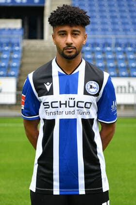 Bielefeld, Schueco Arena, 09.07.21, GER, Herren, 1.Bundesliga, Saison 2021-2022, DSC Arminia Bielefeld - Porträttermin 2021 Bild: Noel Niemann (Bielefeld) Nur fuer journalistische Zwecke! Only for editorial use! Gemaess den Vorgaben der DFL Deutsche Fußball Liga ist es untersagt, in dem Stadion und oder vom Spiel angefertigte Fotoaufnahmen in Form von Sequenzbildern und oder videoaehnlichen Fotostrecken zu verwerten bzw. verwerten zu lassen. DFL regulations prohibit any use of photographs as image sequences and or quasi-video. Nordrhein-Westfalen Deutschland