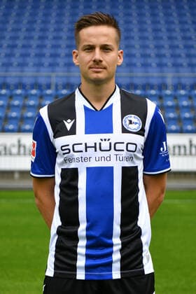 Bielefeld, Schueco Arena, 09.07.21, GER, Herren, 1.Bundesliga, Saison 2021-2022, DSC Arminia Bielefeld - Porträttermin 2021 Bild: Cedric Brunner (Bielefeld) Nur fuer journalistische Zwecke! Only for editorial use! Gemaess den Vorgaben der DFL Deutsche Fußball Liga ist es untersagt, in dem Stadion und oder vom Spiel angefertigte Fotoaufnahmen in Form von Sequenzbildern und oder videoaehnlichen Fotostrecken zu verwerten bzw. verwerten zu lassen. DFL regulations prohibit any use of photographs as image sequences and or quasi-video. Nordrhein-Westfalen Deutschland