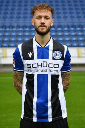 Bielefeld, Schueco Arena, 09.07.21, GER, Herren, 1.Bundesliga, Saison 2021-2022, DSC Arminia Bielefeld - Porträttermin 2021 Bild: Marcel Hartel (Bielefeld) Nur fuer journalistische Zwecke! Only for editorial use! Gemaess den Vorgaben der DFL Deutsche Fußball Liga ist es untersagt, in dem Stadion und oder vom Spiel angefertigte Fotoaufnahmen in Form von Sequenzbildern und oder videoaehnlichen Fotostrecken zu verwerten bzw. verwerten zu lassen. DFL regulations prohibit any use of photographs as image sequences and or quasi-video. Nordrhein-Westfalen Deutschland
