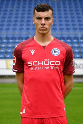 Bielefeld, Schueco Arena, 09.07.21, GER, Herren, 1.Bundesliga, Saison 2021-2022, DSC Arminia Bielefeld - Porträttermin 2021 Bild: Torwart Arne Schulz (Bielefeld) Nur fuer journalistische Zwecke! Only for editorial use! Gemaess den Vorgaben der DFL Deutsche Fußball Liga ist es untersagt, in dem Stadion und oder vom Spiel angefertigte Fotoaufnahmen in Form von Sequenzbildern und oder videoaehnlichen Fotostrecken zu verwerten bzw. verwerten zu lassen. DFL regulations prohibit any use of photographs as image sequences and or quasi-video. Nordrhein-Westfalen Deutschland