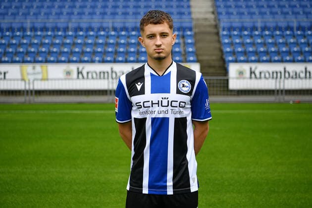 Bielefeld, Schueco Arena, 09.07.21, GER, Herren, 1.Bundesliga, Saison 2021-2022, DSC Arminia Bielefeld - Porträttermin 2021 Bild: Vladislav Cherny (Bielefeld) Nur fuer journalistische Zwecke! Only for editorial use! Gemaess den Vorgaben der DFL Deutsche Fußball Liga ist es untersagt, in dem Stadion und oder vom Spiel angefertigte Fotoaufnahmen in Form von Sequenzbildern und oder videoaehnlichen Fotostrecken zu verwerten bzw. verwerten zu lassen. DFL regulations prohibit any use of photographs as image sequences and or quasi-video. Nordrhein-Westfalen Deutschland