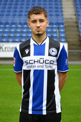 Bielefeld, Schueco Arena, 09.07.21, GER, Herren, 1.Bundesliga, Saison 2021-2022, DSC Arminia Bielefeld - Porträttermin 2021 Bild: Vladislav Cherny (Bielefeld) Nur fuer journalistische Zwecke! Only for editorial use! Gemaess den Vorgaben der DFL Deutsche Fußball Liga ist es untersagt, in dem Stadion und oder vom Spiel angefertigte Fotoaufnahmen in Form von Sequenzbildern und oder videoaehnlichen Fotostrecken zu verwerten bzw. verwerten zu lassen. DFL regulations prohibit any use of photographs as image sequences and or quasi-video. Nordrhein-Westfalen Deutschland