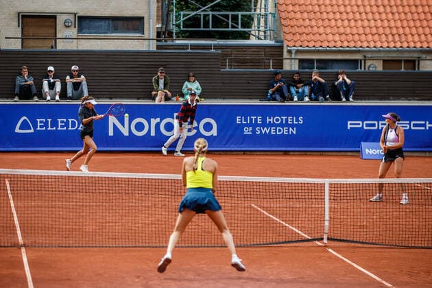 210710 Tereza Mihalikova, Slovakien, och Kamilla Rakhimova, Ryssland, i finalen i dubbel under dag 6 av Nordea Open den 10 juli 2021 i Bastad. Copyright: MATHILDAxAHLBERG BB210710BB567