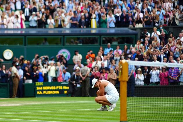 Mandatory Credit: Photo by Javier Garcia Shutterstock (12203621fs) Ashleigh Barty celebrates victory in the Ladies SIngles final Wimbledon Tennis Championships, Day 12, The All England Lawn Tennis and Croquet Club, London, UK - 10 Jul 2021 Wimbledon Tennis Championships, Day 12, The All England Lawn Tennis and Croquet Club, London, UK - 10 Jul 2021  Copyright: xJavierxGarcia Shutterstockx 12203621fs