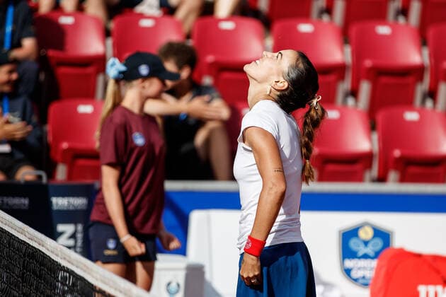 210710 Nuria Parrizas Diaz, Spanien, jublar i finalen i singel under dag 6 av Nordea Open den 10 juli 2021 i Bastad. Copyright: MATHILDAxAHLBERG BB210710BB730