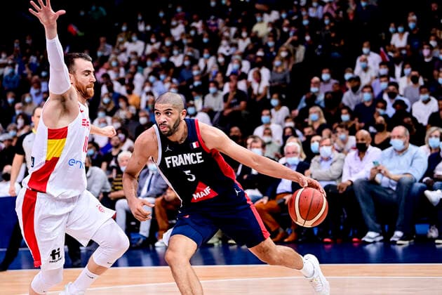 Nicolas Batum (France) vs Victor Claver (Espagne) BASKETBALL : France vs Espagne - Match Amical - 10 07 2021 JBAutissier Panoramic 
