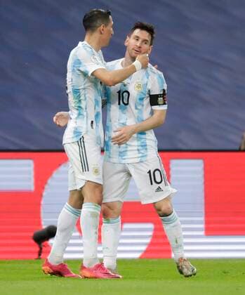 Argentina s Angel Di Maria (L) celebrates with his teammate Lionel Messi after scoring against Brazil, during the final of the Copa America at the Maracana Stadium in Rio de Janeiro, Brazil, 10 July 2021. Argentina - Brazil !ACHTUNG: NUR REDAKTIONELLE NUTZUNG!  Copyright: xAntonioxLacerdax AMDEP6841 20210711-196b659e1d71af29c6b53e409b5276d0326e99c9