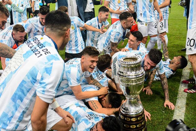 Argentina x Brasil RIO DE JANEIRO, RJ - 10.07.2021: ARGENTINA X BRASIL - Messi celebrates title. Argentina champion after Argentina x Brazil, a match valid for the Copa America 2021 Final, held at Maracanã Stadium, located in the city of Rio de Janeiro, RJ, this Saturday (10). (Photo: Nayra Halm Fotoarena) x2091790x  NayraxHalm