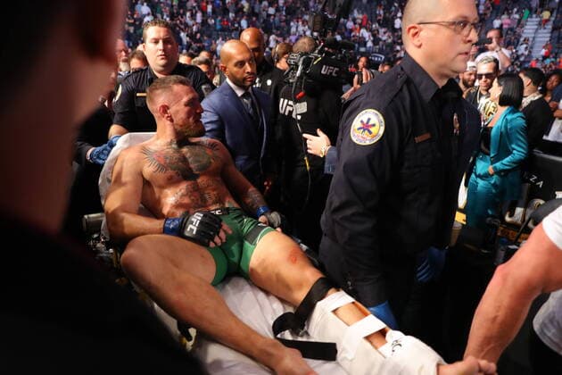 Bilder des Jahres 2021, Sport 07. Juli Sport Themen der Woche KW27 Sport Bilder des Tages UFC 264, T-Mobile Arena, Las Vegas, Nevada, USA 10 7 2021 Dustin Poirier vs Conor McGregor Conor McGregor leaves the cage on a stretcher after injuring his ankle Conor McGregor leaves the cage on a stretcher after injuring his ankle 10 7 2021  Copyright: x INPHO TomxHoganx UFC264_542_Hoganphotos