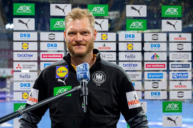Nürnberg, Deutschland 11. Juli 2021: IHF - Drei-Nationen-Turnier - Deutschland vs. Aegypten Johannes Bitter (Deutschland HSV Hamburg) im ARD Interview Nürnberg Arena Nürnberger Versicherung Bayern Deutschland