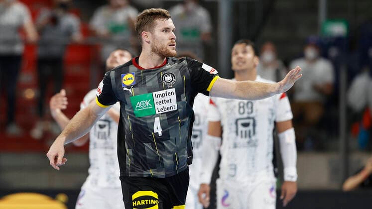 11.07.2021, Handball, Drei-Nationen-Turnier 2021, Deutschland - Aegypten, GER, Nuernberg, Arena Nuernberger Versicherung Bild: v. li. Johannes Golla (Deutsche-Nationalmannschaft) Copyright: HMBxMedia xHeikoxBecker