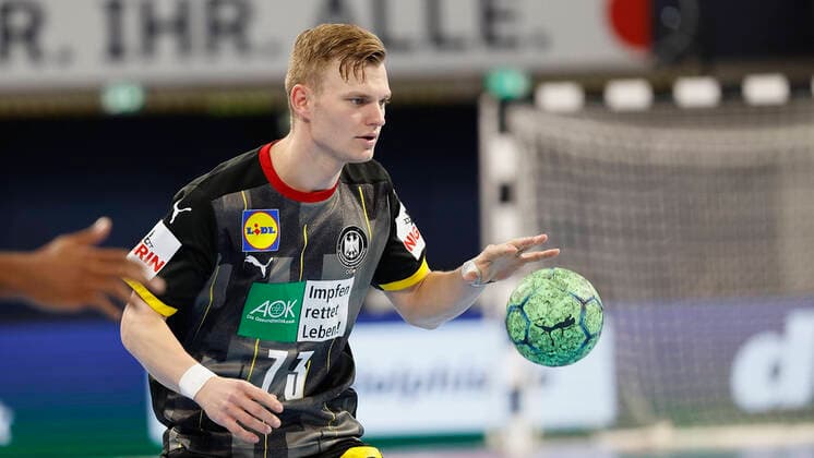 11.07.2021, Handball, Drei-Nationen-Turnier 2021, Deutschland - Aegypten, GER, Nuernberg, Arena Nuernberger Versicherung Bild: v. li. Timo Kastening (Deutsche-Nationalmannschaft) Copyright: HMBxMedia xHeikoxBecker