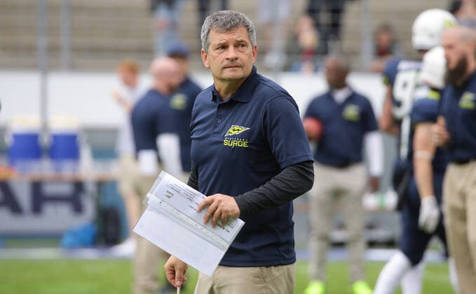 Stuttgart , European League of Football, American Football Stuttgart Surge vs. Leipzig Kings , Martin Hanselmann ( Trainer Surge )