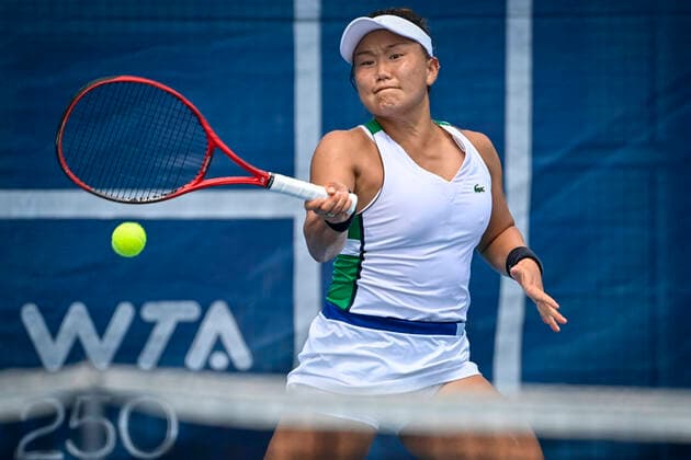 Grace Min (USA) in action against Samantha Stosur (Australia) during the Livesport Prague Open WTA, Tennis Damen women s tennis tournament, on July 12, 2021, in Prague, Czech Republic. (CTKxPhoto VitxSimanek) CTKPhotoP2021071204667  VIS 003