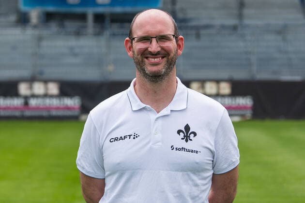 12.07.2021, xfux, Fussball 2.Bundesliga, SV Darmstadt 98, 2.BL, Porträttermin 2021 2022, emonline emspor, v.l. Physiotherapeut Dirk Schmitt, SV Darmstadt 98, 2.BL, Porträttermin 2021 2022 Darmstadt