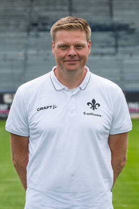 12.07.2021, xfux, Fussball 2.Bundesliga, SV Darmstadt 98, 2.BL, Porträttermin 2021 2022, emonline emspor, v.l. Mannschaftsarzt Dr. Philip Jessen, SV Darmstadt 98, 2.BL, Porträttermin 2021 2022 Darmstadt
