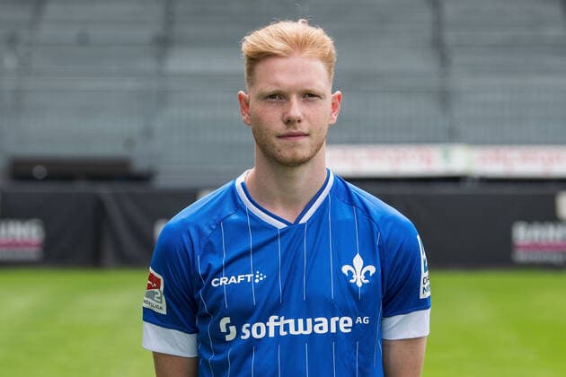 12.07.2021, xfux, Fussball 2.Bundesliga, SV Darmstadt 98, 2.BL, Porträttermin 2021 2022, emonline emspor, v.l. Leon Mueller Müller, SV Darmstadt 98, 2.BL, Porträttermin 2021 2022, Darmstadt