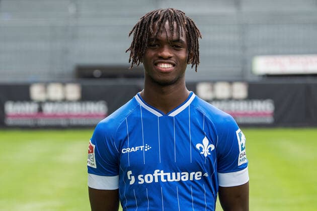 12.07.2021, xfux, Fussball 2.Bundesliga, SV Darmstadt 98, 2.BL, Porträttermin 2021 2022, emonline emspor, v.l. John Peter Sesay, SV Darmstadt 98, 2.BL, Porträttermin 2021 2022, Darmstadt