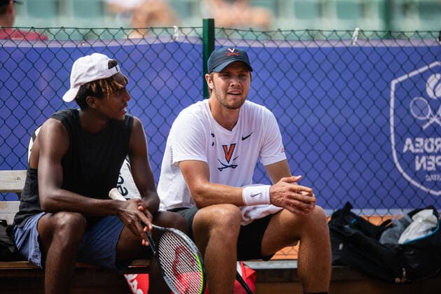 210713 Elias Ymer, Sverige, och Carl Söderlund, Sverige, vid en träning under dag 9 av Nordea Open den 13 juli 2021 i Bastad. Copyright: MATHILDAxAHLBERG BB210713BB097