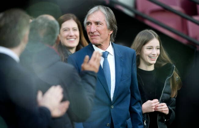 Mandatory Credit: Photo by Andrew Fosker BPI Shutterstock (10128860ax) A tearful Billy Bonds is introduced to the crowd as West Ham name a stand after him West Ham United v Newcastle United, Premier League, Football, London Stadium, London, UK - 02 Mar 2019 EDITORIAL USE ONLY No use with unauthorised audio, video, data, fixture lists (outside the EU), club league logos or live services. Online in-match use limited to 45 images (+15 in extra time). No use to emulate moving images. No use in betting, games or single club league player publications services. West Ham United v Newcastle United, Premier League, Football, London Stadium, London, UK - 02 Mar 2019 EDITORIAL USE ONLY No use with unauthorised audio, video, data, fixture lists (outside the EU), club league logos or live services. Online in-match use limited to 45 images (+15 in extra time). No use to emulate moving images. No use in betting, games or  Copyright: xAndrewxFosker BPI Shutterstockx 10128860ax