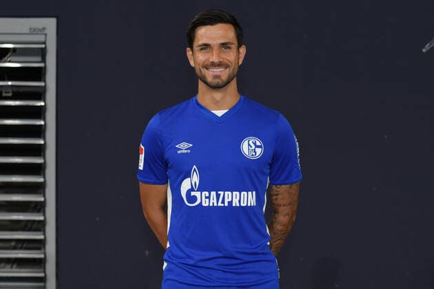 Danny Latza; FC Schalke 04; 1.BL, Porträttermin 2021 2022 Gelsenkirchen Nordrhein-Westfalen Deutschland
