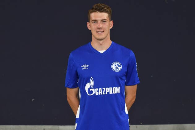 Florian Flick; FC Schalke 04; 1.BL, Porträttermin 2021 2022 Gelsenkirchen Nordrhein-Westfalen Deutschland