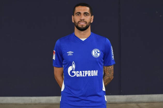 Omar Mascarell; FC Schalke 04; 1.BL, Porträttermin 2021 2022 Gelsenkirchen Nordrhein-Westfalen Deutschland