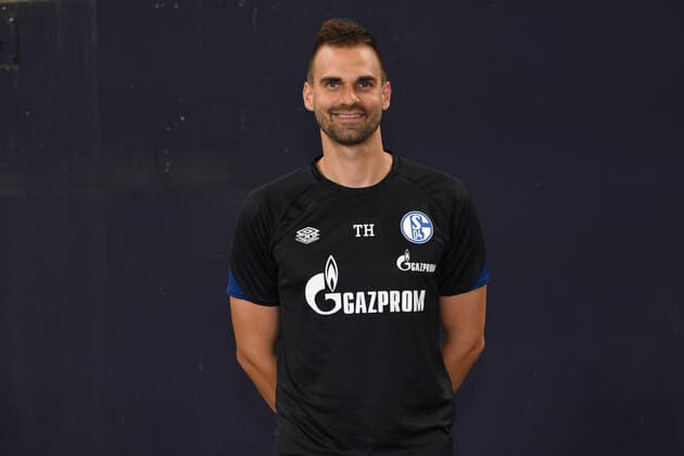 Physiotherapeut Tim Hielscher; FC Schalke 04; 1.BL, Porträttermin 2021 2022 Gelsenkirchen Nordrhein-Westfalen Deutschland