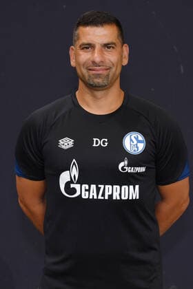 Trainer Dimitrios Grammozis; FC Schalke 04; 1.BL, Porträttermin 2021 2022 Gelsenkirchen Nordrhein-Westfalen Deutschland