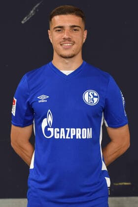 Blendi Idrizi; FC Schalke 04; 1.BL, Porträttermin 2021 2022 Gelsenkirchen Nordrhein-Westfalen Deutschland