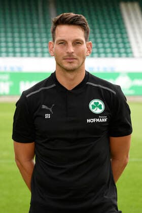07.07.2021 - SpVgg Greuther Fürth ( Kleeblatt Spielvereinigung ) - 1. Fussball Bundesliga - Saison 2021 2022 - Fototermin Porträttermin - - Einzelbild Einzelfoto Portrait Porträt Kopfbild - Dr. Stefan Söllner (Teamarzt SpVgg Greuther Fürth )