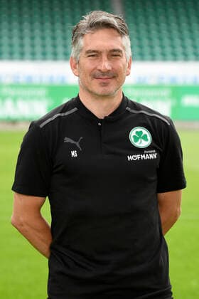 07.07.2021 - SpVgg Greuther Fürth ( Kleeblatt Spielvereinigung ) - 1. Fussball Bundesliga - Saison 2021 2022 - Fototermin Porträttermin - - Einzelbild Einzelfoto Portrait Porträt Kopfbild - Michael Schleinkofer (Athletik-Trainer SpVgg Greuther Fürth )