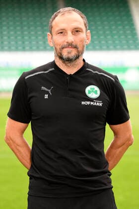 07.07.2021 - SpVgg Greuther Fürth ( Kleeblatt Spielvereinigung ) - 1. Fussball Bundesliga - Saison 2021 2022 - Fototermin Porträttermin - - Einzelbild Einzelfoto Portrait Porträt Kopfbild - Carsten Klee (Chef-Physio SpVgg Greuther Fürth )