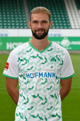 07.07.2021 - SpVgg Greuther Fürth ( Kleeblatt Spielvereinigung ) - 1. Fussball Bundesliga - Saison 2021 2022 - Fototermin Porträttermin - - Einzelbild Einzelfoto Portrait Porträt Kopfbild - Simon Asta (2, SpVgg Greuther Fürth )
