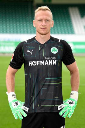 07.07.2021 - SpVgg Greuther Fürth ( Kleeblatt Spielvereinigung ) - 1. Fussball Bundesliga - Saison 2021 2022 - Fototermin Porträttermin - - Einzelbild Einzelfoto Portrait Porträt Kopfbild - Sascha Burchert (30, SpVgg Greuther Fürth )