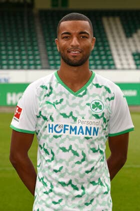 07.07.2021 - SpVgg Greuther Fürth ( Kleeblatt Spielvereinigung ) - 1. Fussball Bundesliga - Saison 2021 2022 - Fototermin Porträttermin - - Einzelbild Einzelfoto Portrait Porträt Kopfbild - Timothy Tillman (21, SpVgg Greuther Fürth )