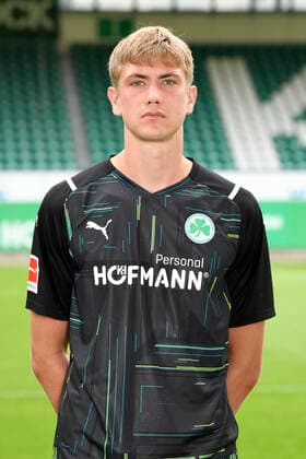 07.07.2021 - SpVgg Greuther Fürth ( Kleeblatt Spielvereinigung ) - 1. Fussball Bundesliga - Saison 2021 2022 - Fototermin Porträttermin - - Einzelbild Einzelfoto Portrait Porträt Kopfbild - Lasse Schulz ( SpVgg Greuther Fürth )