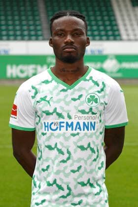 07.07.2021 - SpVgg Greuther Fürth ( Kleeblatt Spielvereinigung ) - 1. Fussball Bundesliga - Saison 2021 2022 - Fototermin Porträttermin - - Einzelbild Einzelfoto Portrait Porträt Kopfbild - Hans Nunoo Sarpei (14, SpVgg Greuther Fürth )