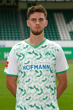 07.07.2021 - SpVgg Greuther Fürth ( Kleeblatt Spielvereinigung ) - 1. Fussball Bundesliga - Saison 2021 2022 - Fototermin Porträttermin - - Einzelbild Einzelfoto Portrait Porträt Kopfbild - Anton Stach (24, SpVgg Greuther Fürth )