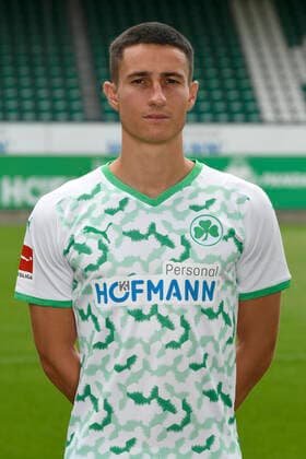 07.07.2021 - SpVgg Greuther Fürth ( Kleeblatt Spielvereinigung ) - 1. Fussball Bundesliga - Saison 2021 2022 - Fototermin Porträttermin - - Einzelbild Einzelfoto Portrait Porträt Kopfbild - Marco Meyerhöfer Meyerhoefer (18, SpVgg Greuther Fürth )