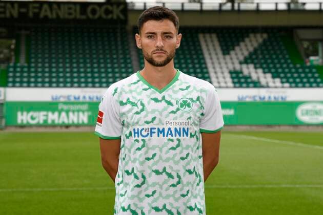 07.07.2021 - SpVgg Greuther Fürth ( Kleeblatt Spielvereinigung ) - 1. Fussball Bundesliga - Saison 2021 2022 - Fototermin Porträttermin - - Einzelbild Einzelfoto Portrait Porträt Kopfbild - Maximilian Bauer (4, SpVgg Greuther Fürth )