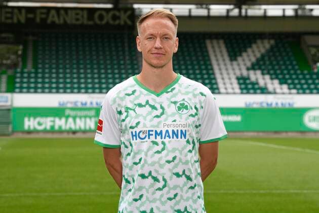 07.07.2021 - SpVgg Greuther Fürth ( Kleeblatt Spielvereinigung ) - 1. Fussball Bundesliga - Saison 2021 2022 - Fototermin Porträttermin - - Einzelbild Einzelfoto Portrait Porträt Kopfbild - Havard Nielsen (16, SpVgg Greuther Fürth )