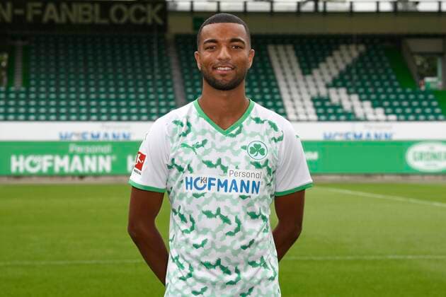 07.07.2021 - SpVgg Greuther Fürth ( Kleeblatt Spielvereinigung ) - 1. Fussball Bundesliga - Saison 2021 2022 - Fototermin Porträttermin - - Einzelbild Einzelfoto Portrait Porträt Kopfbild - Timothy Tillman (21, SpVgg Greuther Fürth )