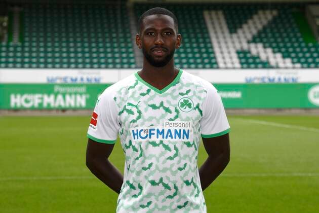 07.07.2021 - SpVgg Greuther Fürth ( Kleeblatt Spielvereinigung ) - 1. Fussball Bundesliga - Saison 2021 2022 - Fototermin Porträttermin - - Einzelbild Einzelfoto Portrait Porträt Kopfbild - Abdourahmane Barry (32, SpVgg Greuther Fürth )